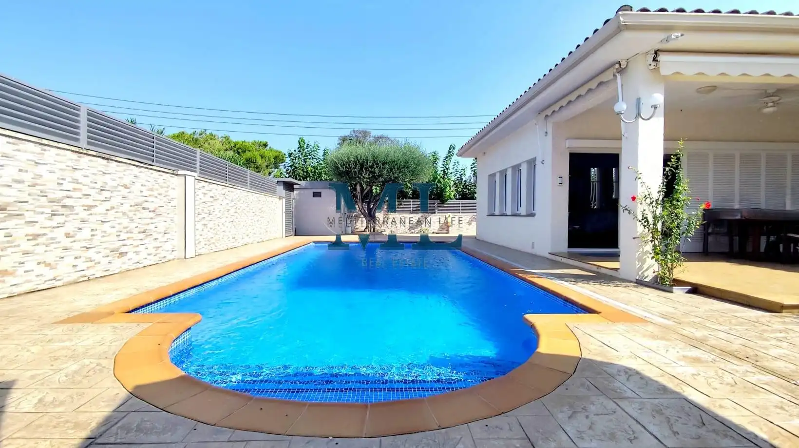 Swimming pool of Houses for sale in Roda de Berà  with Heating and Swimming Pool