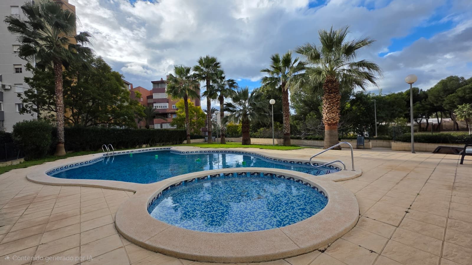 Piscina de Pis en venda en Benidorm amb Traster, Piscina i Moblat