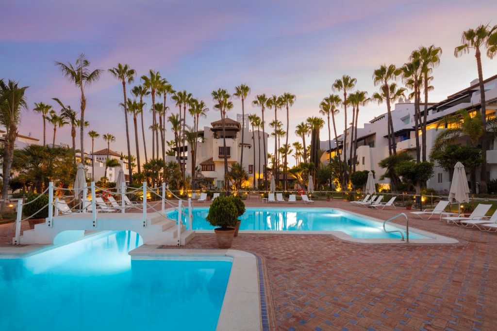 Piscina de Planta baixa en venda en Marbella amb Aire condicionat, Calefacció i Terrassa