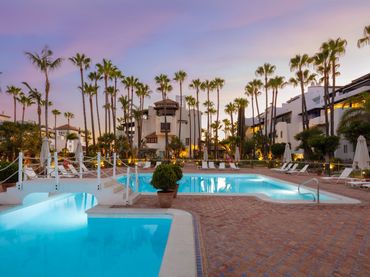 Bajo con piscina en venta en Milla de Oro