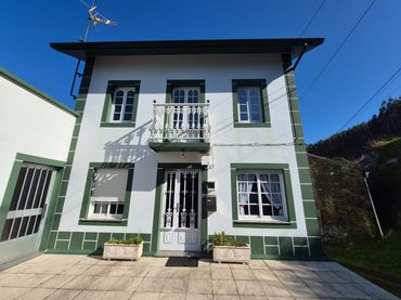 Xalet amb jardí en venda a Lugar Vilar 1