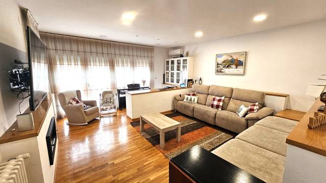 Dúplex en Venta en Carrer de Frederic Mistral, 48 en Sant Pere Nord