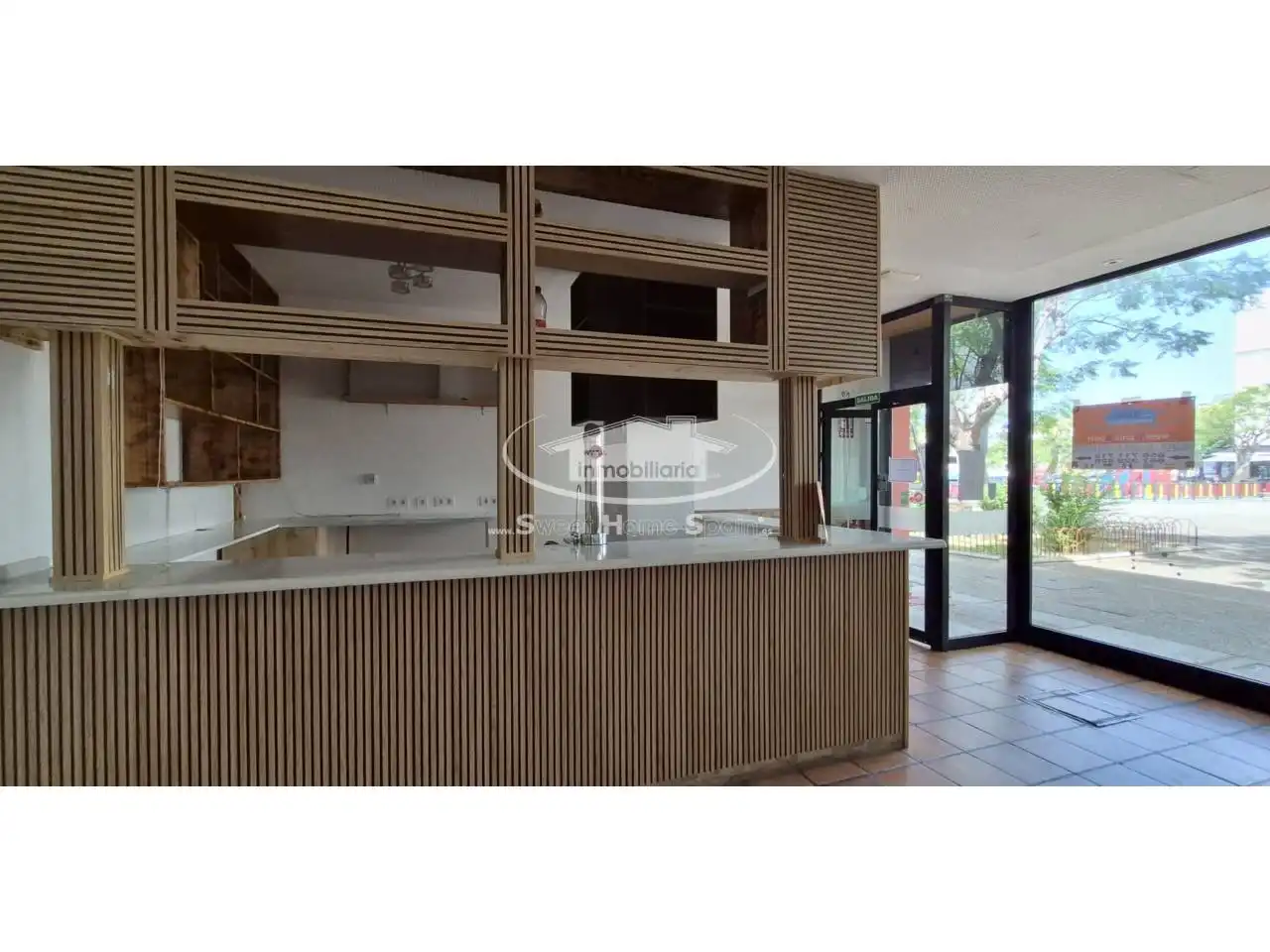 Cuina de Local en venda en Sanlúcar de Barrameda amb Aire condicionat