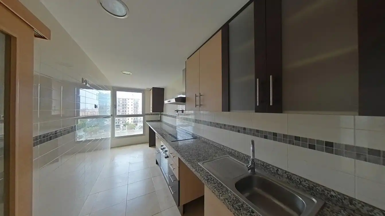 Cocina de Piso en venta en Alicante / Alacant con Aire acondicionado, Calefacción y Piscina
