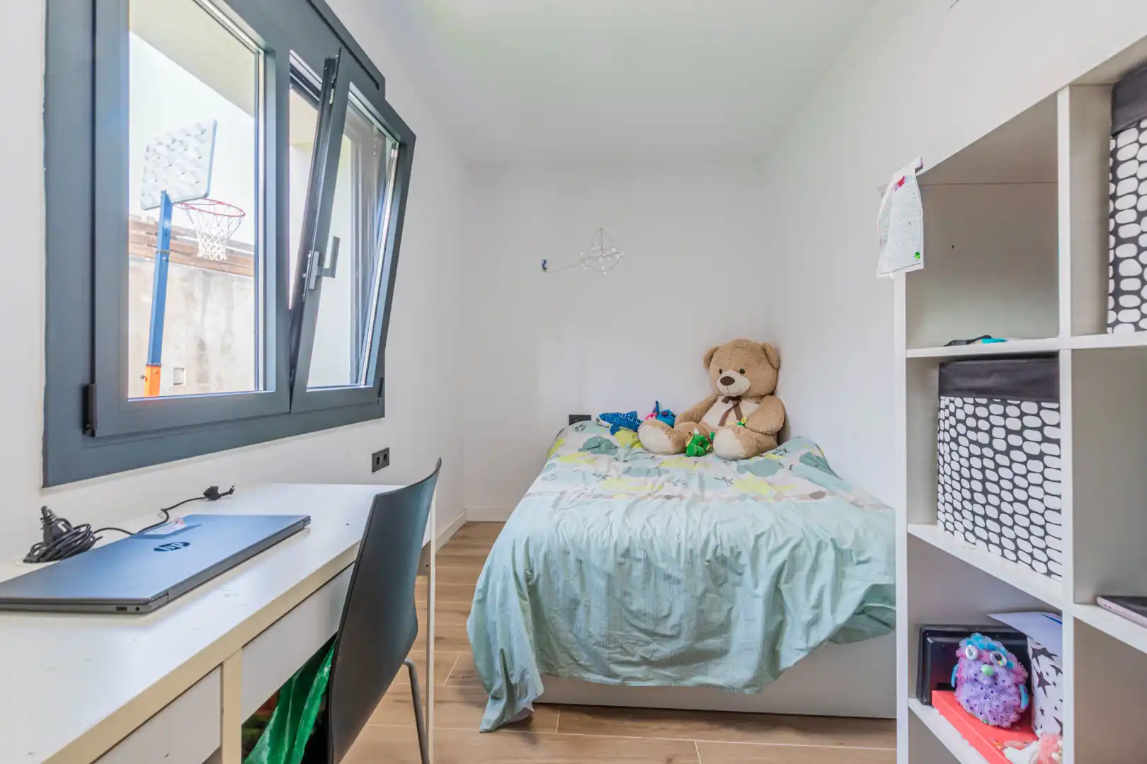 Dormitori de Casa o xalet en venda en Terrassa amb Aire condicionat, Calefacció i Jardí privat
