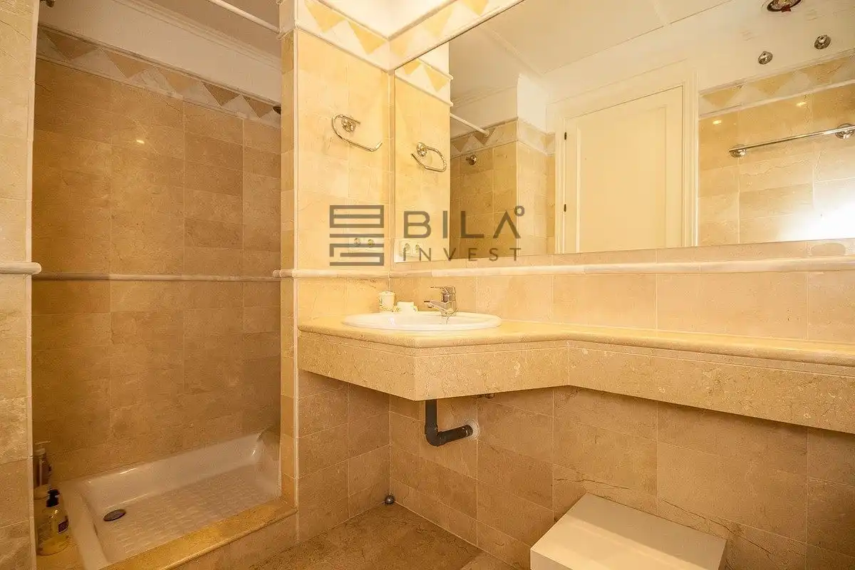 Piso con piscina en venta en Elviria Hills, imagen 20