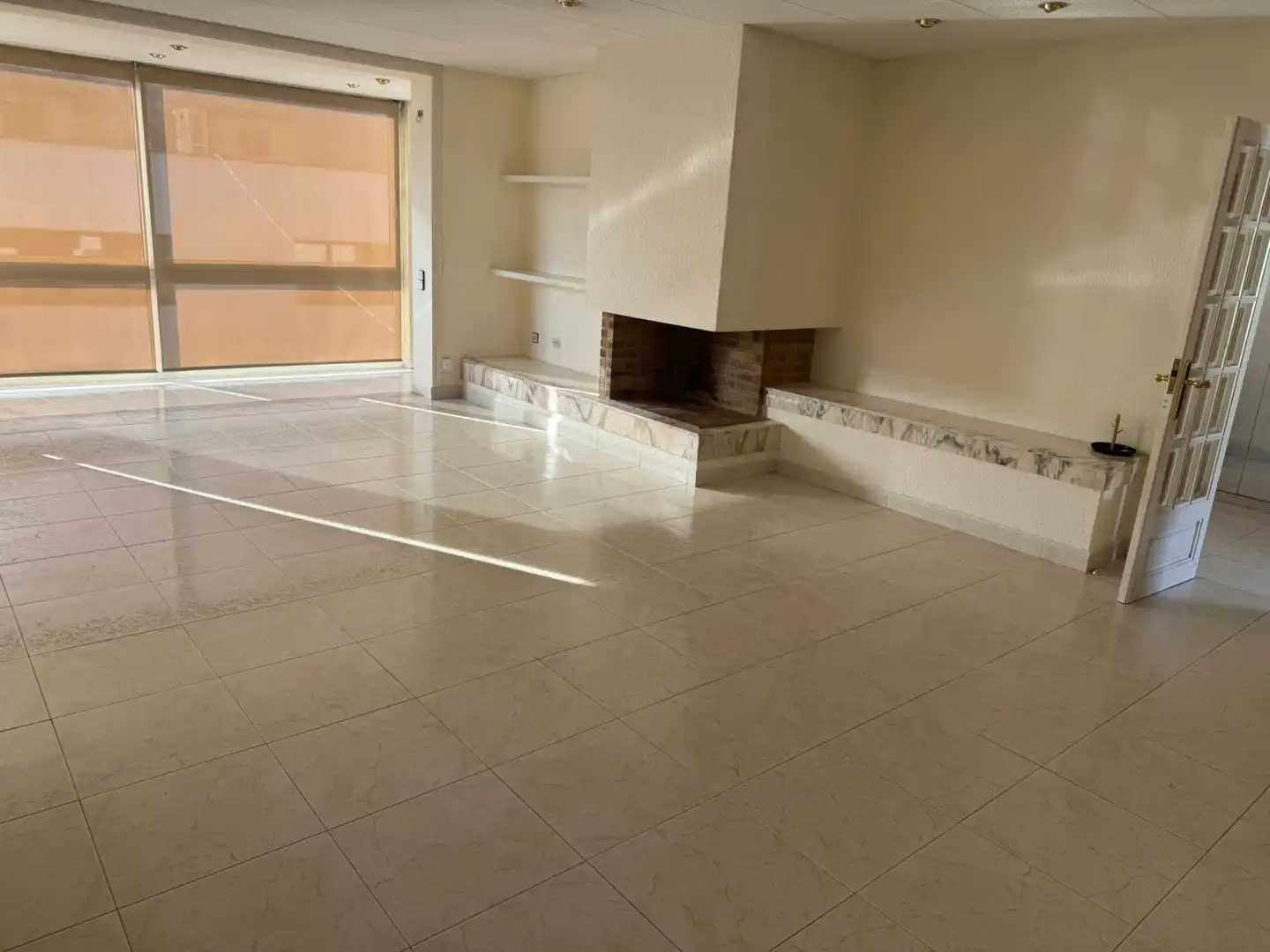 Sala d'estar de Edifici en venda en Llinars del Vallès