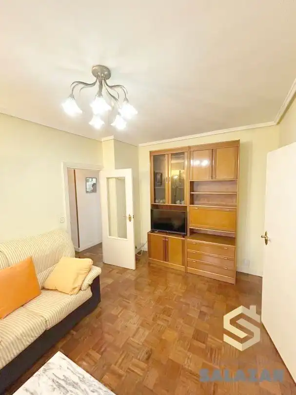 Bedroom of Flat for rent in Bilbao   with Heating, Oven and Washing machine