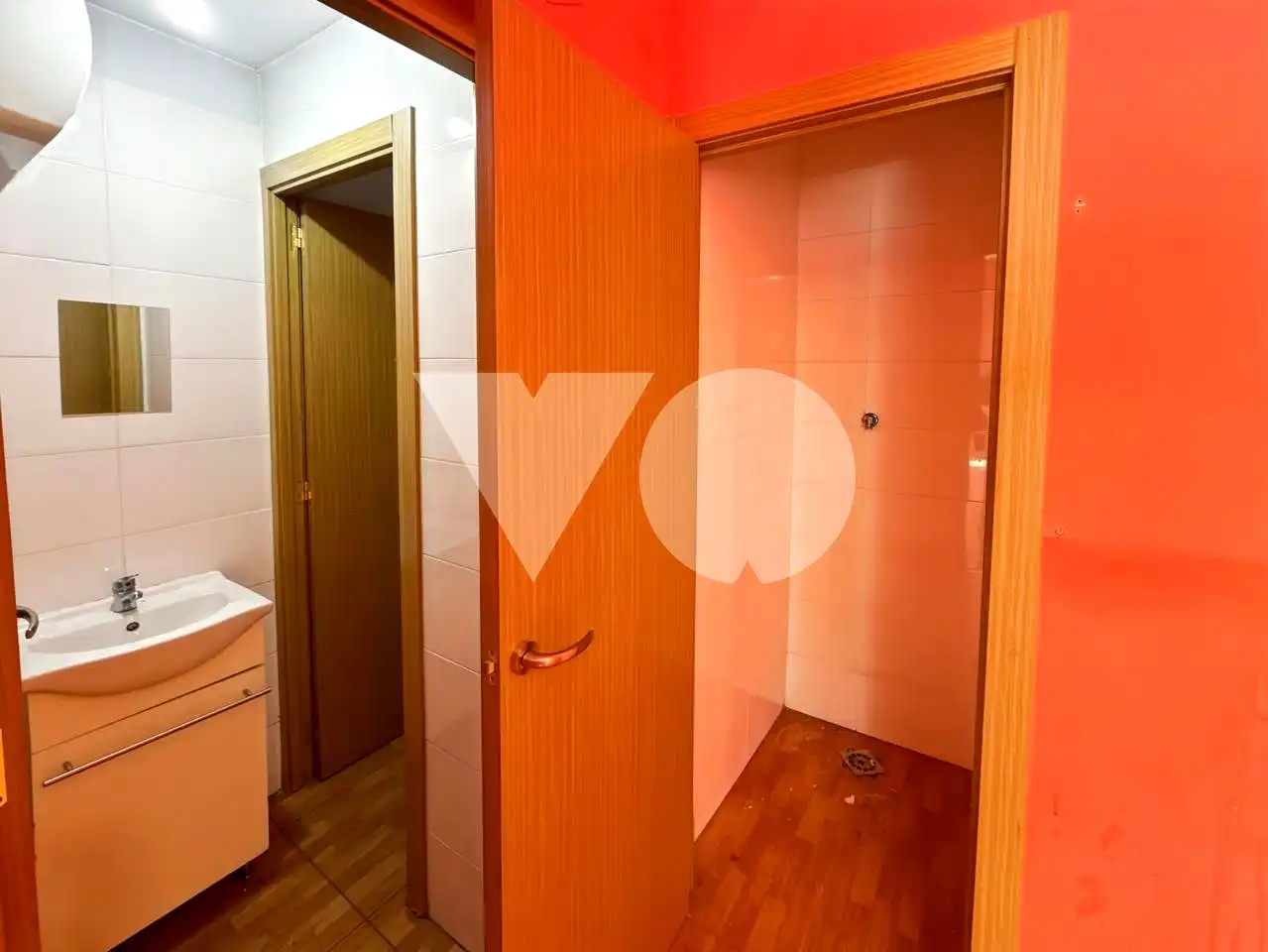 Baño de Local en venta en Madrid con Aire acondicionado