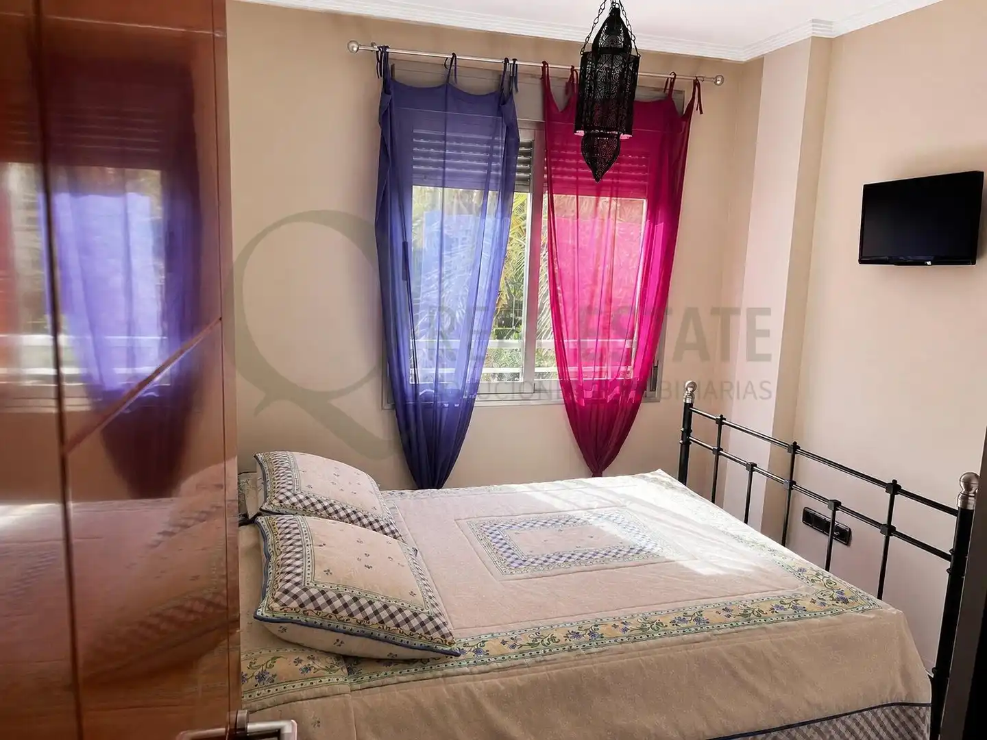 Habitación de Piso de alquiler en El Campello con Aire acondicionado, Jardín privado y Terraza