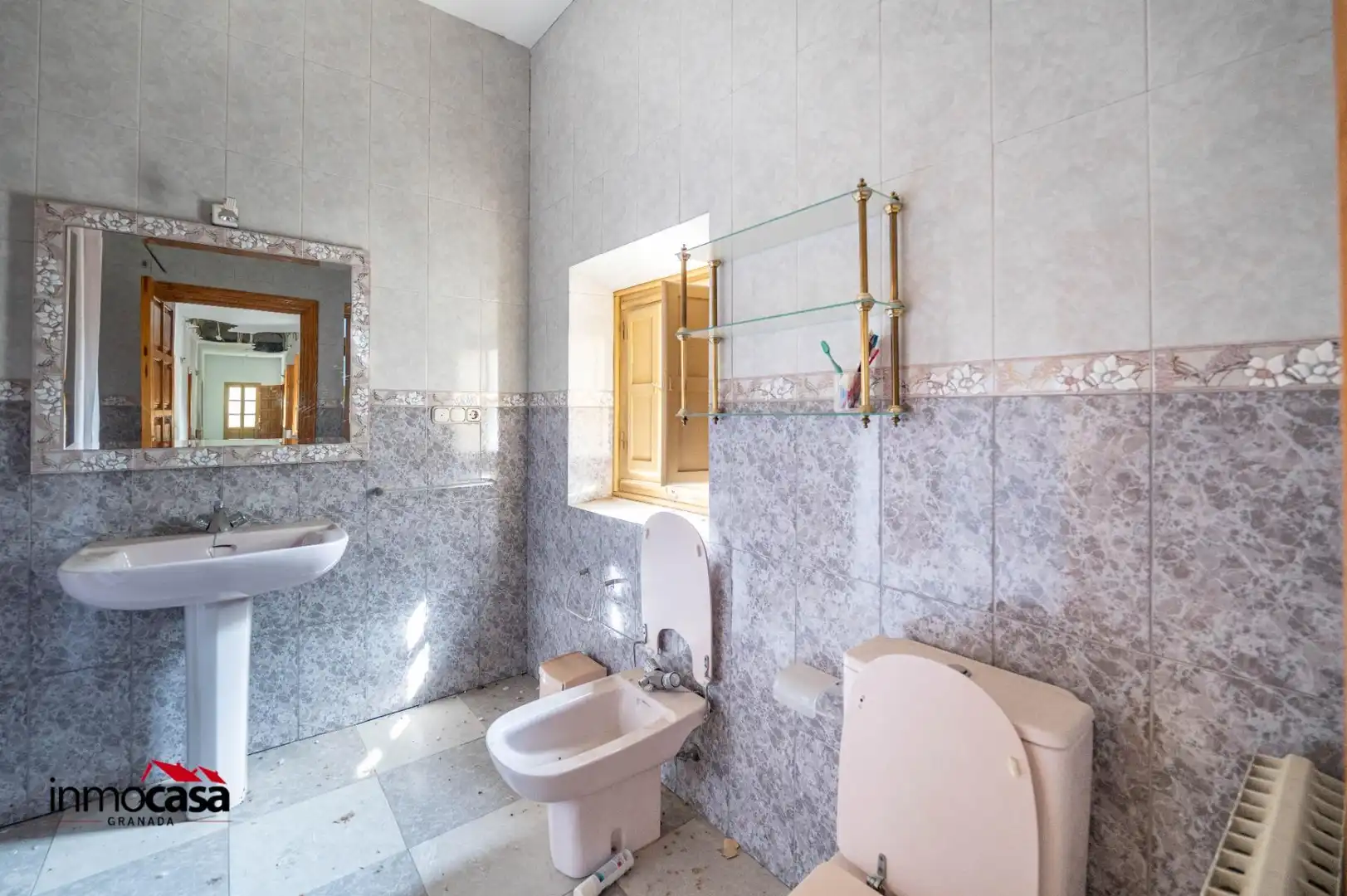 Bany de Residencial en venda en Granada