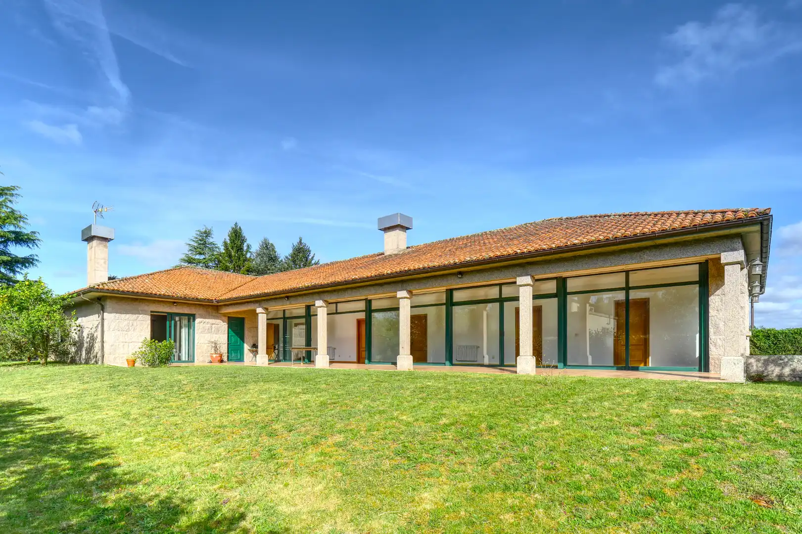 Vista exterior de Casa o xalet en venda en Ames amb Calefacció, Jardí privat i Parquet