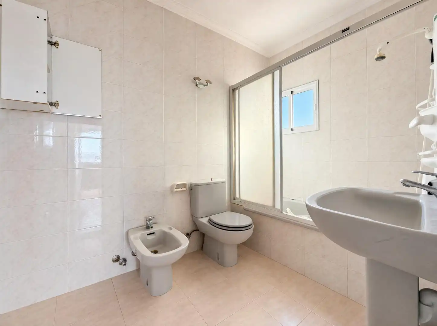 Bany de Casa o xalet en venda en Santa Eulària des Riu amb Jardí privat, Terrassa i Traster
