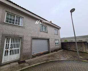 Exterior view of Single-family semi-detached for sale in Santiago de Compostela 