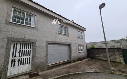 Exterior view of Single-family semi-detached for sale in Santiago de Compostela 