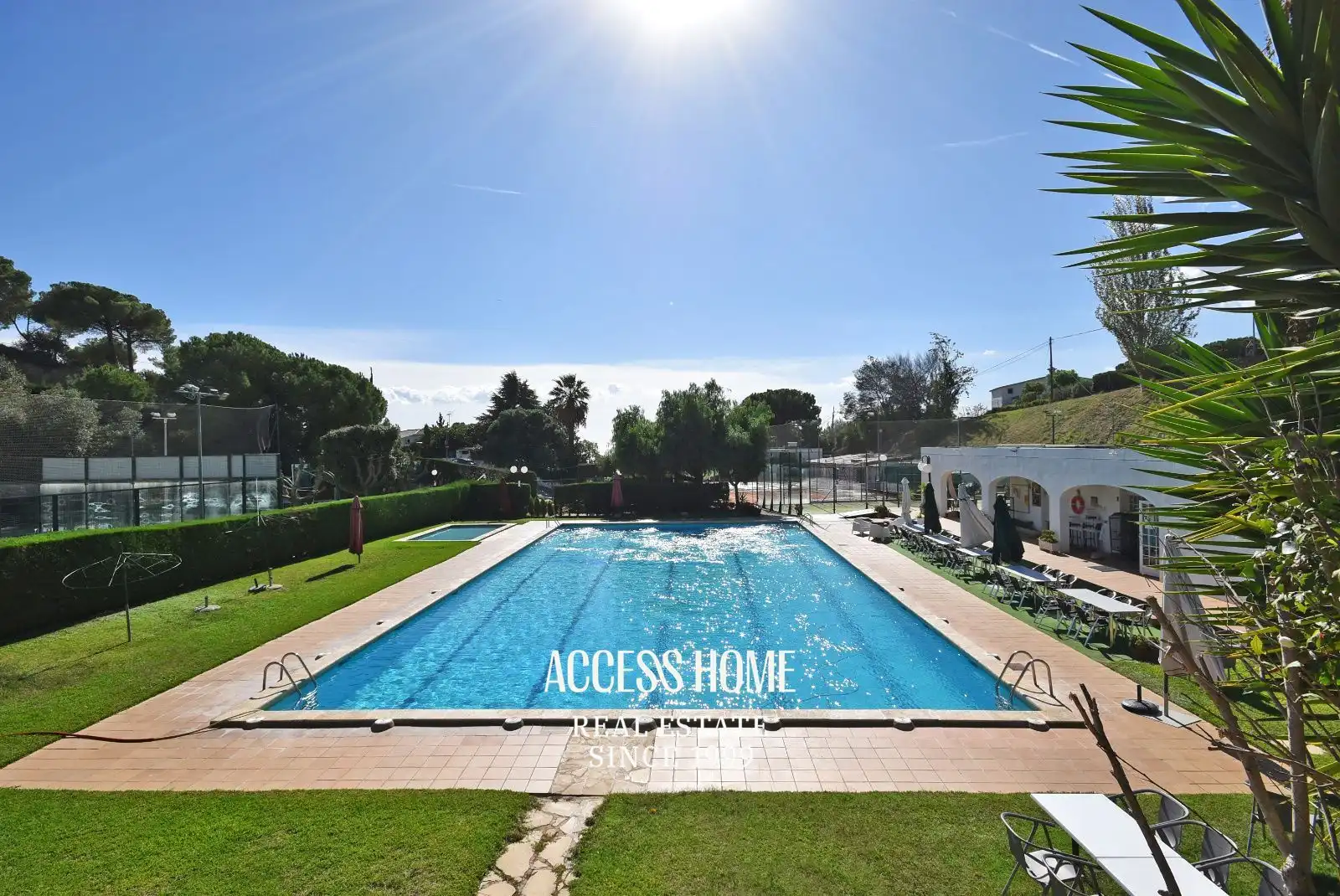 Casa rústica amb piscina en venda a Cabrils