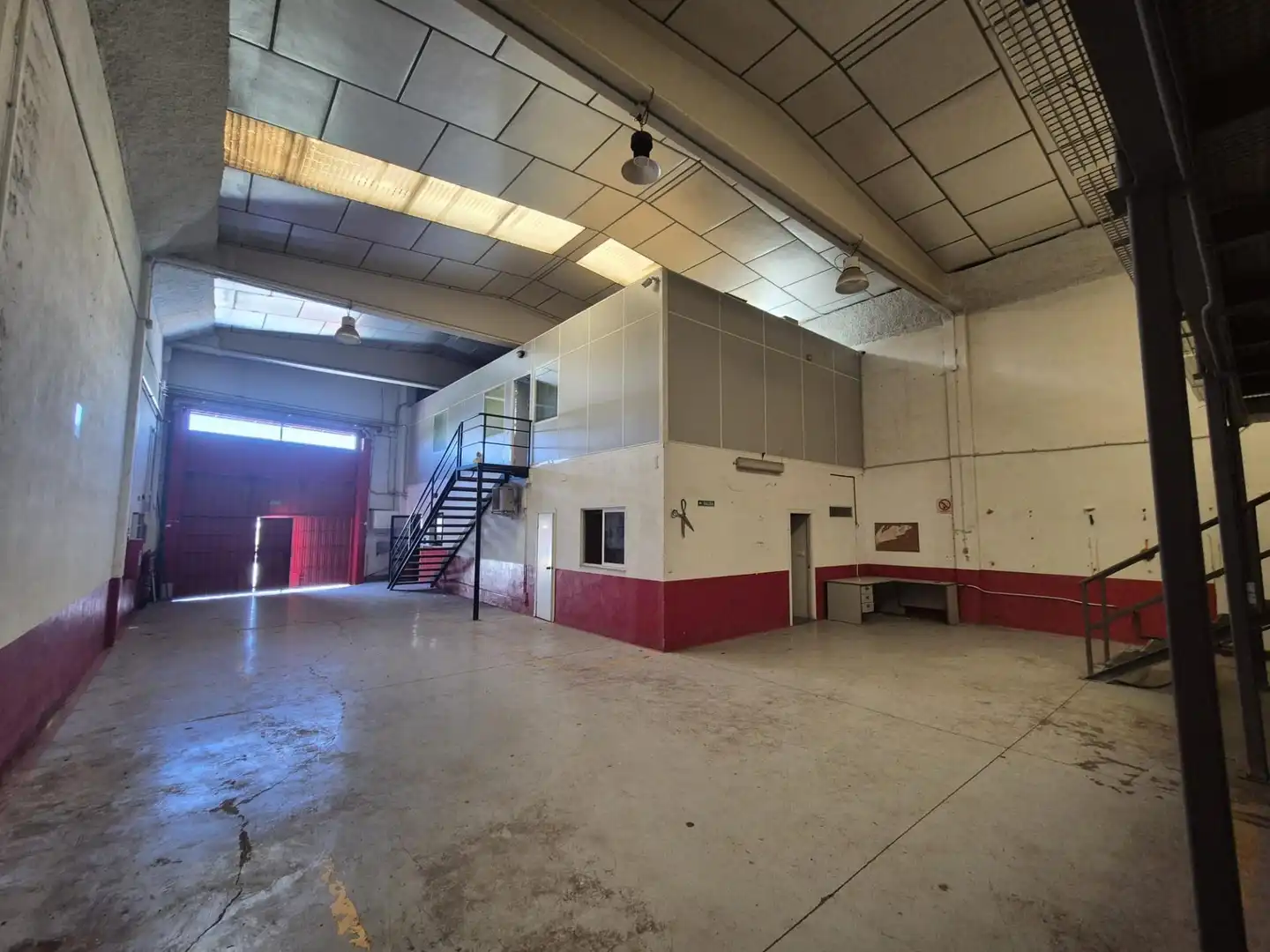 Nave industrial de alquiler en El Puig de Santa Maria