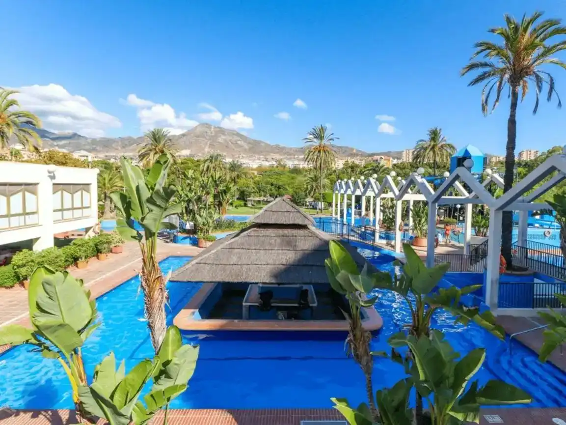 Schwimmbecken von Wohnung zum Verkauf in Benalmádena mit Klimaanlage, Terrasse und Möbliert