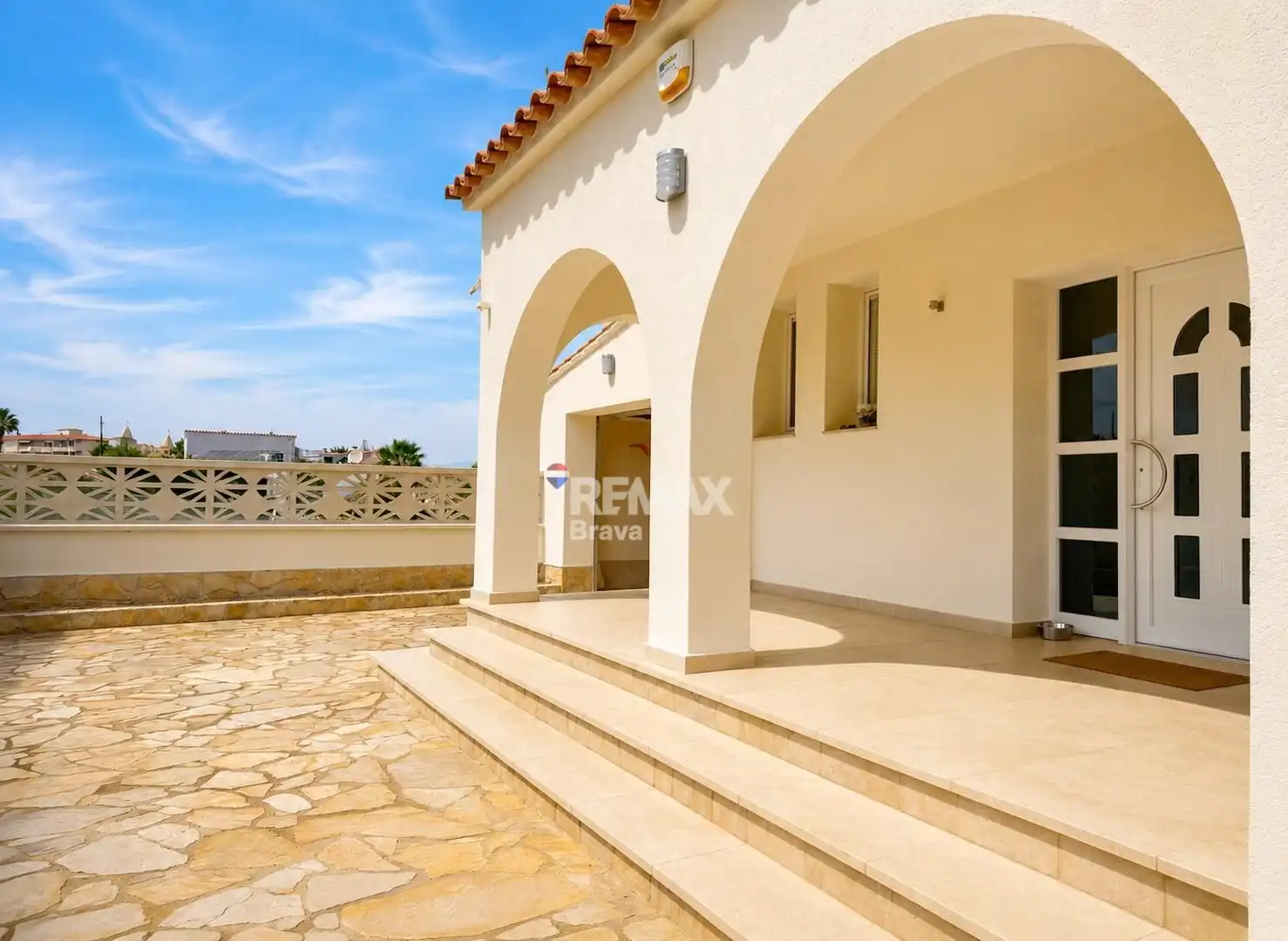 Vista exterior de Casa o xalet en venda en Roses amb Aire condicionat, Calefacció i Jardí privat