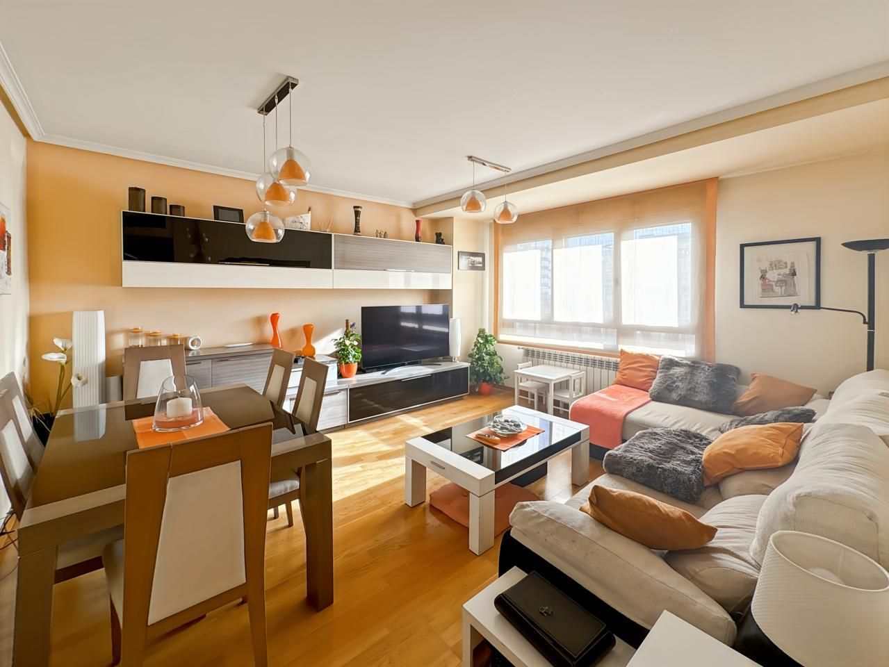Living room of Flat for sale in  Madrid Capital  with Air Conditioner, Heating and Storage room