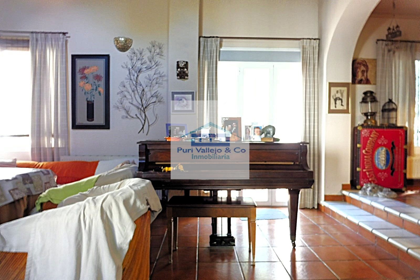 Sala d'estar de Casa o xalet en venda en  Córdoba Capital amb Calefacció, Terrassa i Traster