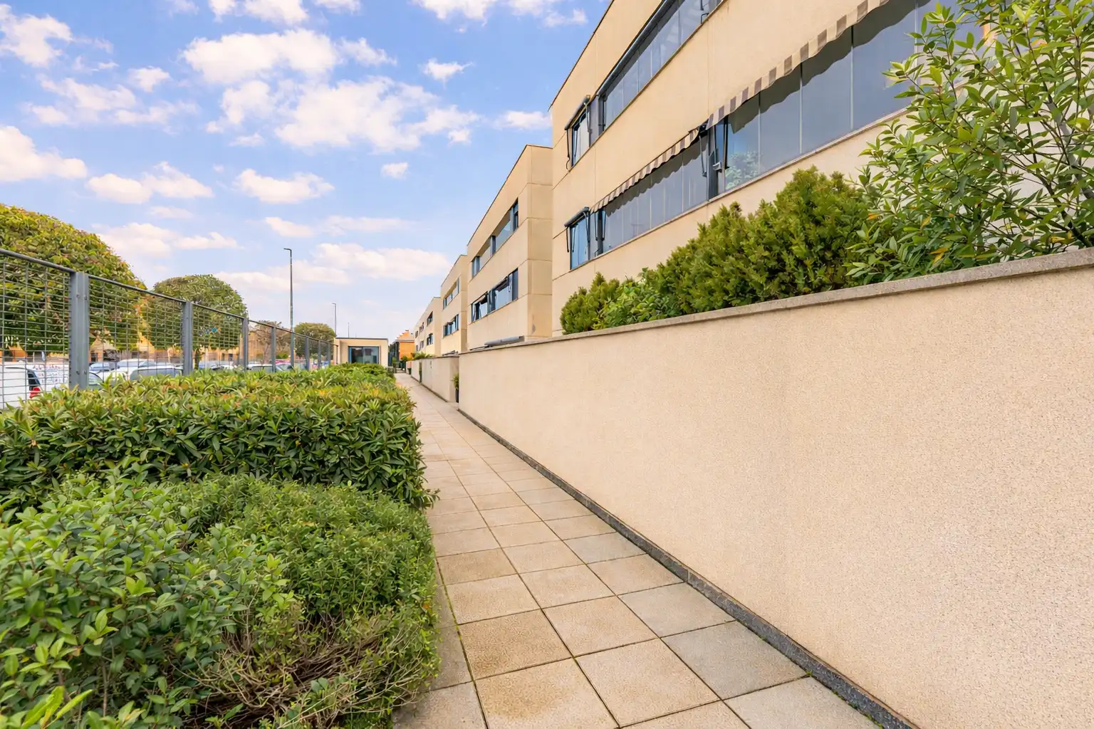 Außenansicht von Wohnung zum Verkauf in Arroyomolinos (Madrid) mit Klimaanlage, Heizung und Parkett