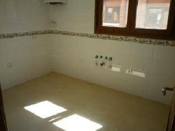 Foto 3 de Piso en venta en Av de la Constitución, Navalagamella, Madrid