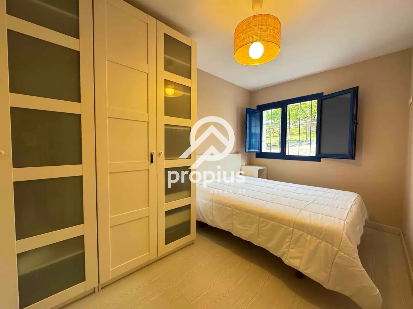 Habitación de Casa o chalet en venta en Ribadesella con Calefacción, Jardín privado y Terraza