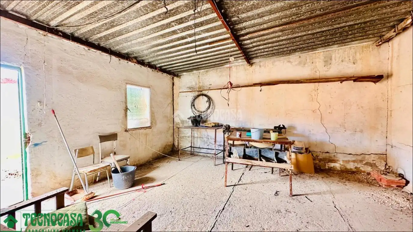 Terreno industrial en venta en Quero