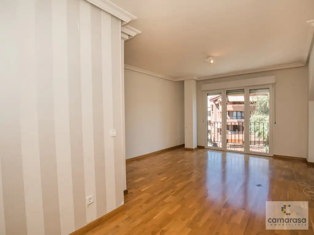 Flat for rent in Paseo Dos De Mayo, 2, Centro