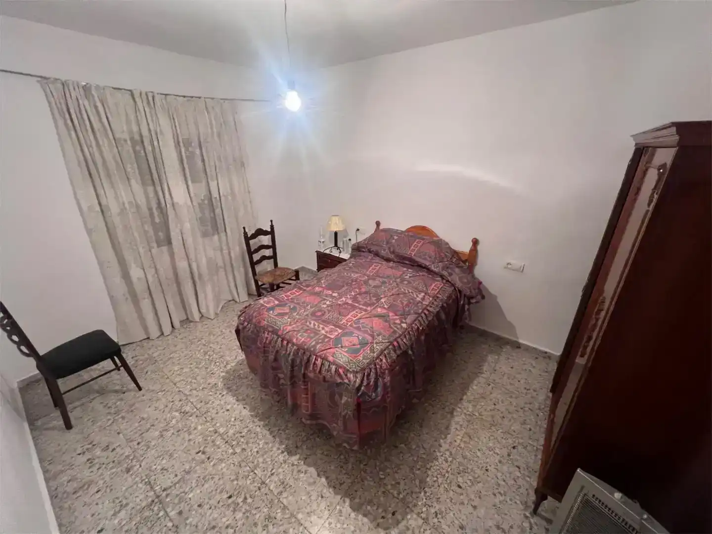 Dormitori de Casa adosada en venda en Jayena amb Balcó