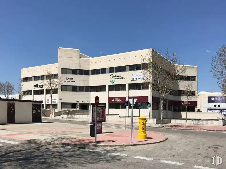Vista exterior de Oficina en venta en Las Rozas de Madrid