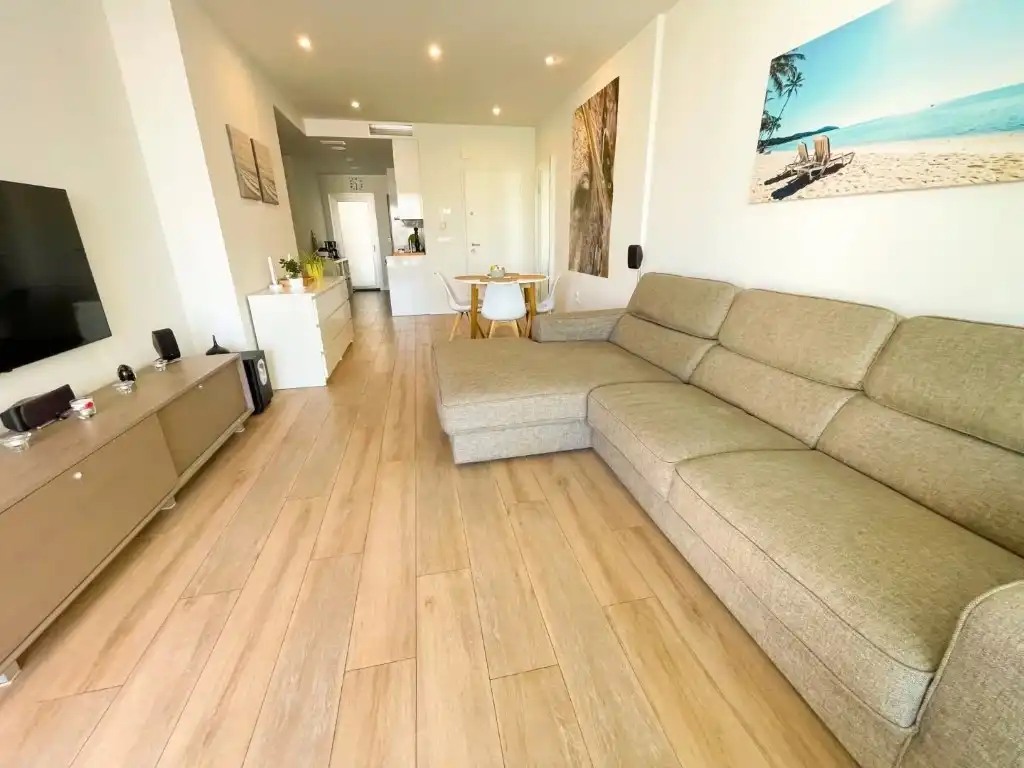 Sala d'estar de Apartament en venda en Orihuela amb Aire condicionat, Terrassa i Moblat