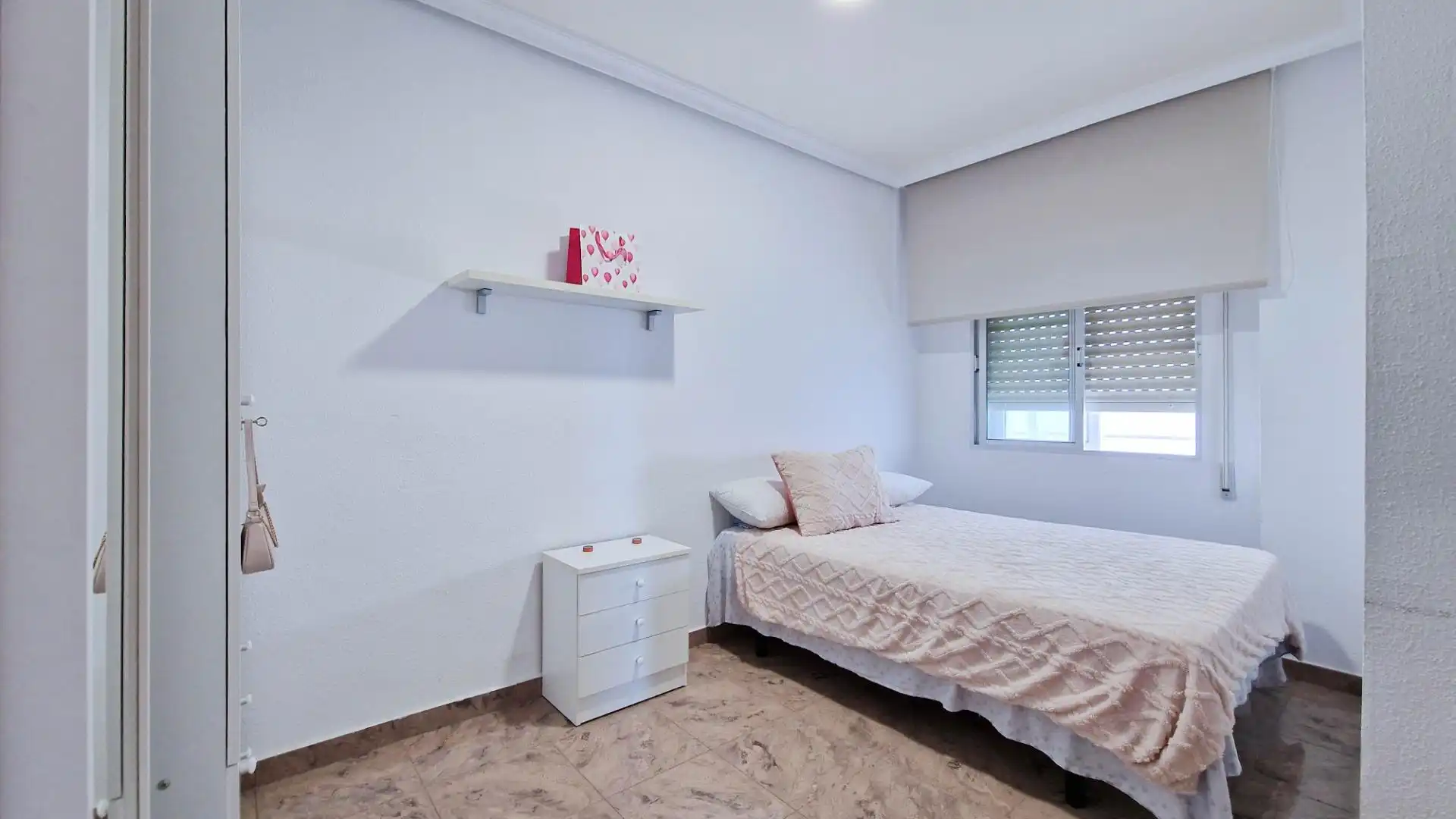 Bedroom of Flat for rent in Badajoz