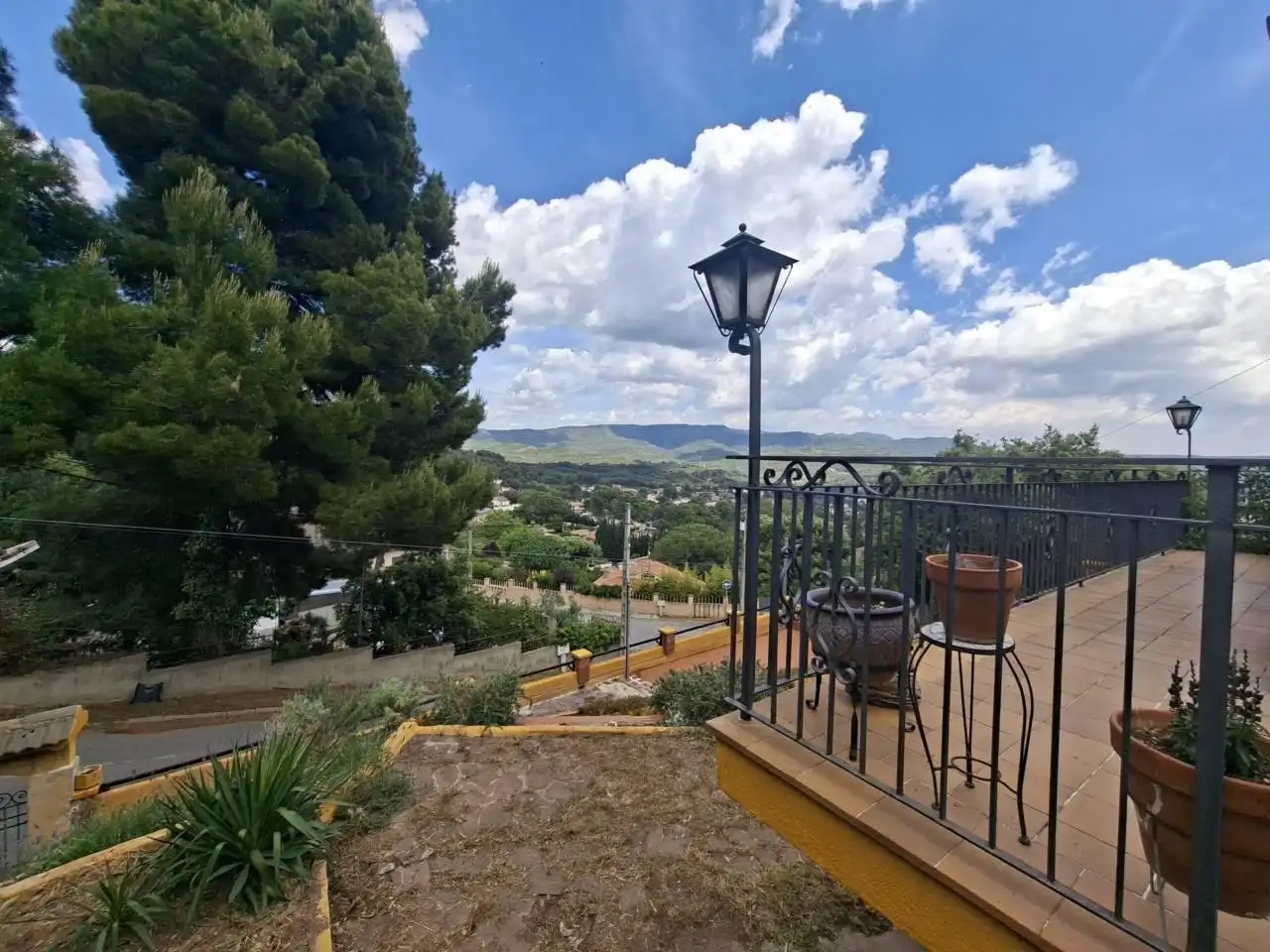 Vista exterior de Pis en venda en Sant Llorenç Savall amb Jardí privat, Terrassa i Traster