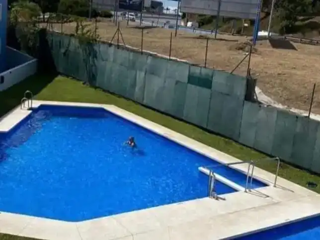 Schwimmbecken von Wohnung zur Miete in Algeciras mit Klimaanlage und Schwimmbad
