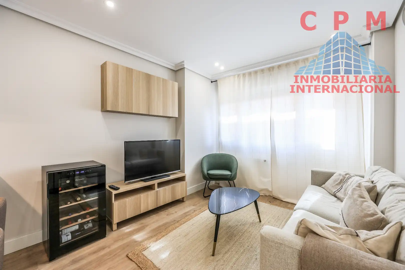Living room of Flat for rent in Madrid  with Air Conditioner, Parquet flooring and Furnished