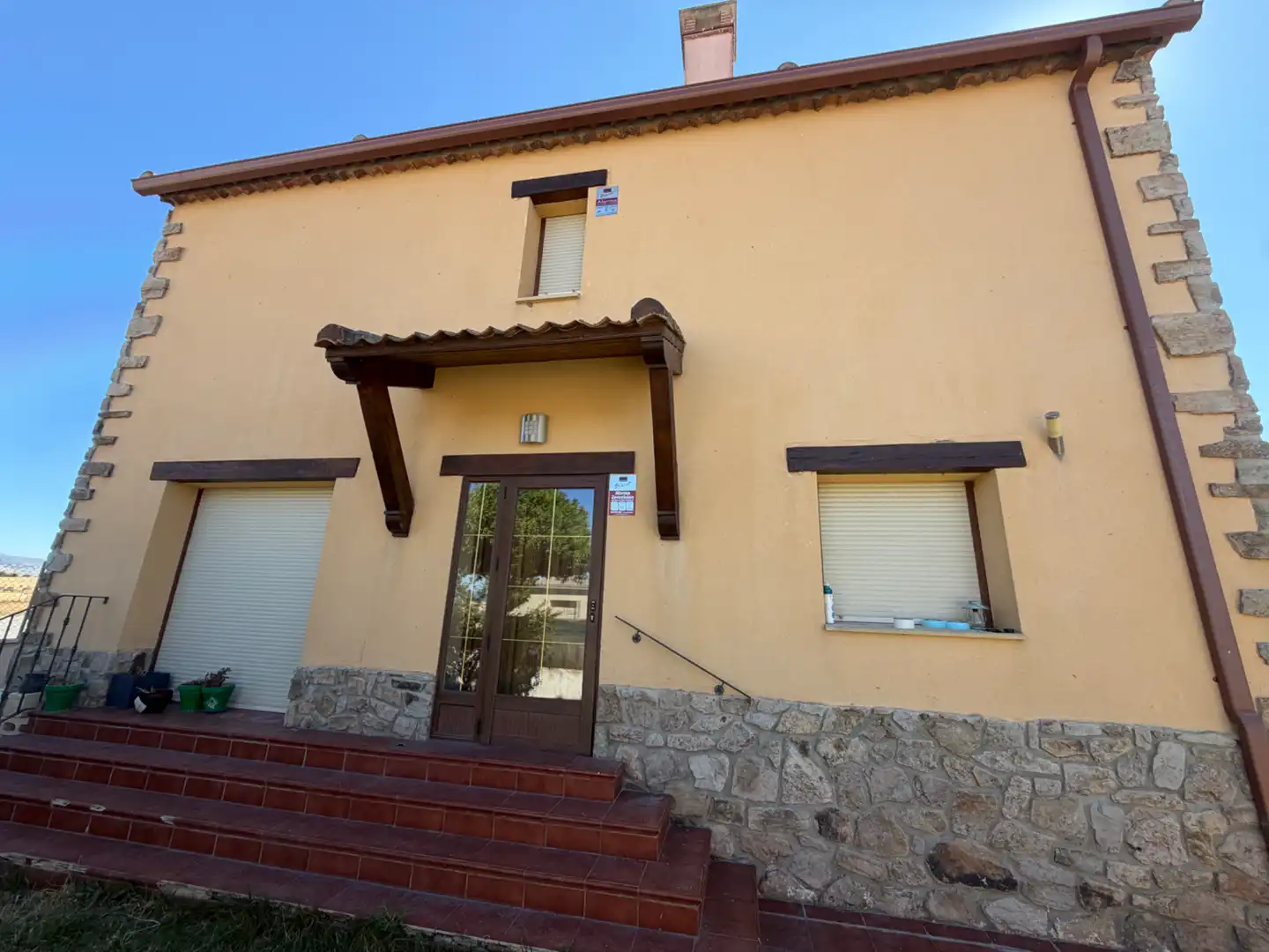 Vista exterior de Casa adosada en venta en Valverde del Majano con Calefacción, Jardín privado y Horno