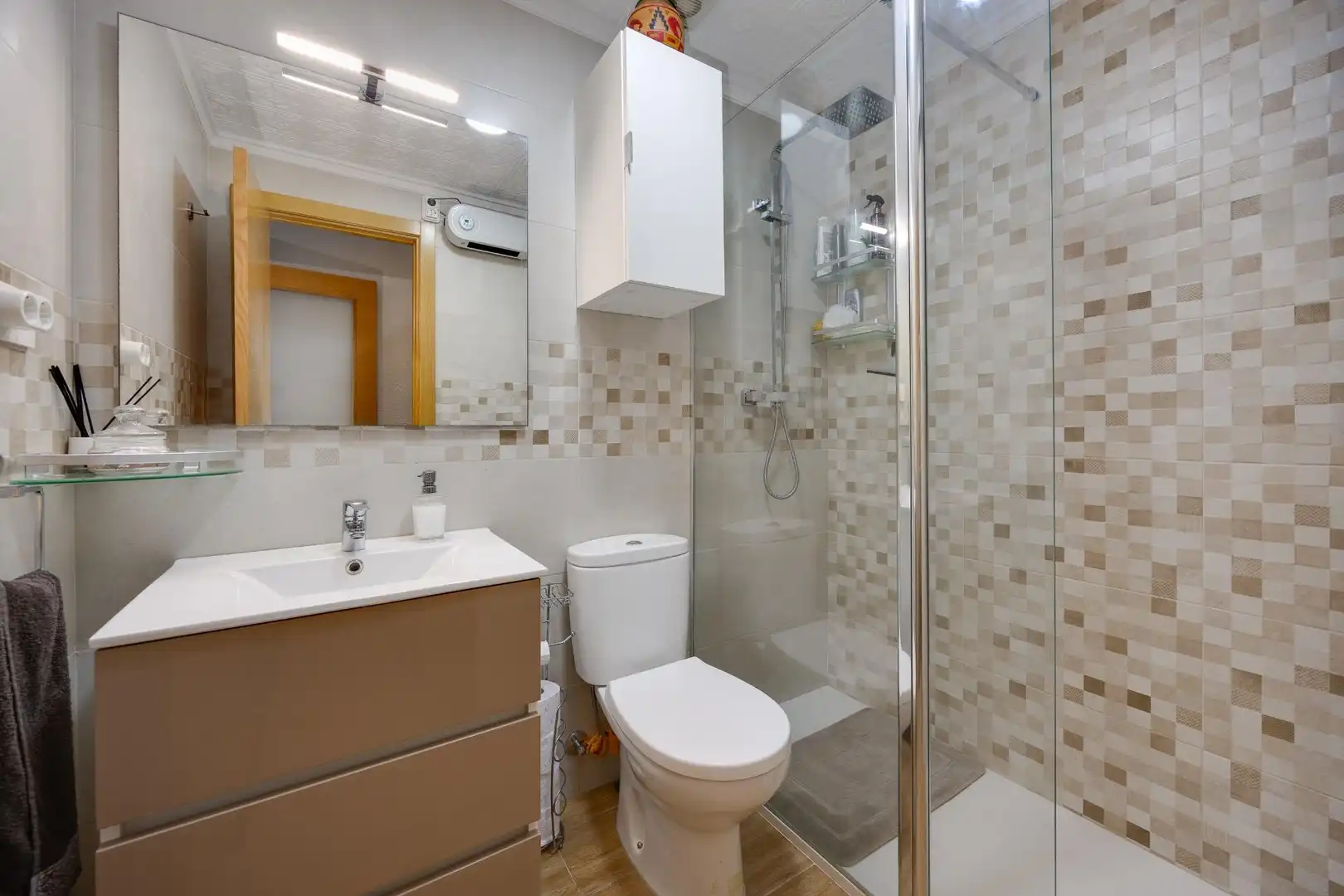 Bathroom of Apartments for sale in Torrevieja  with Heating, Terrace and Furnished