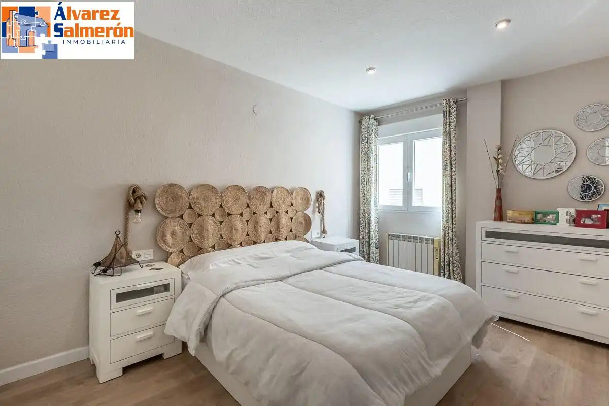 Bedroom of Flat for sale in Granada