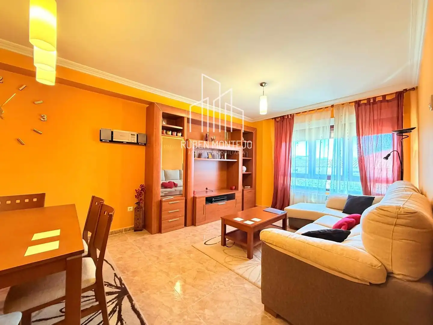 Sala de estar de Casa adosada en venta en Galindo y Perahuy con Calefacción, Jardín privado y Terraza