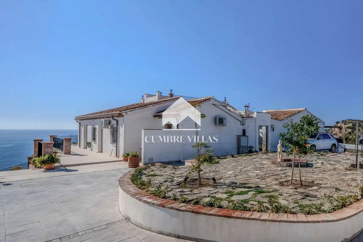 Exterior view of Houses for sale in Almuñécar  with Private garden, Terrace and Storage room