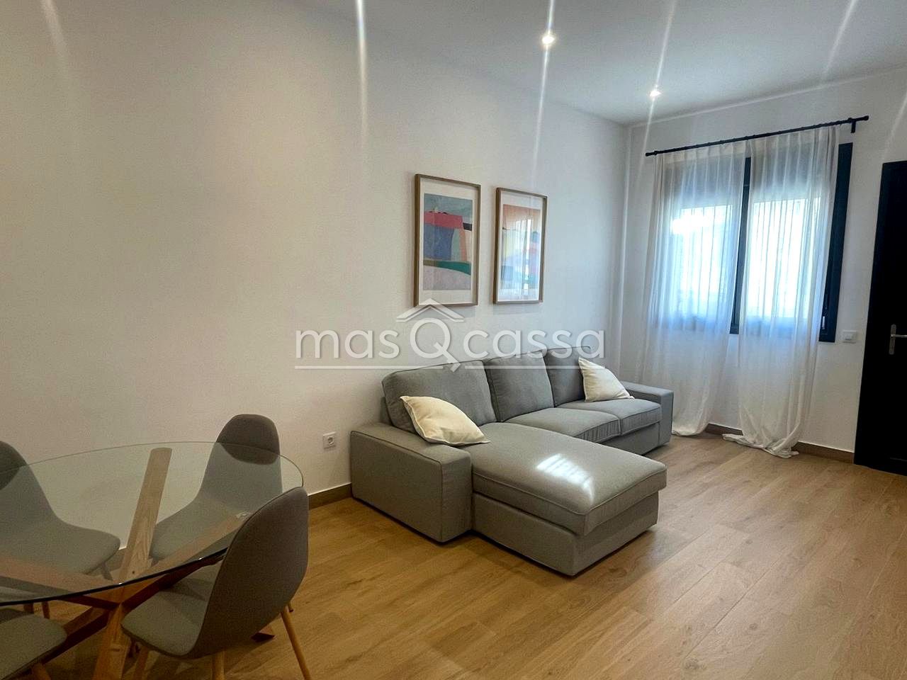 Sala d'estar de Planta baixa de lloguer en La Línea de la Concepción amb Aire condicionat