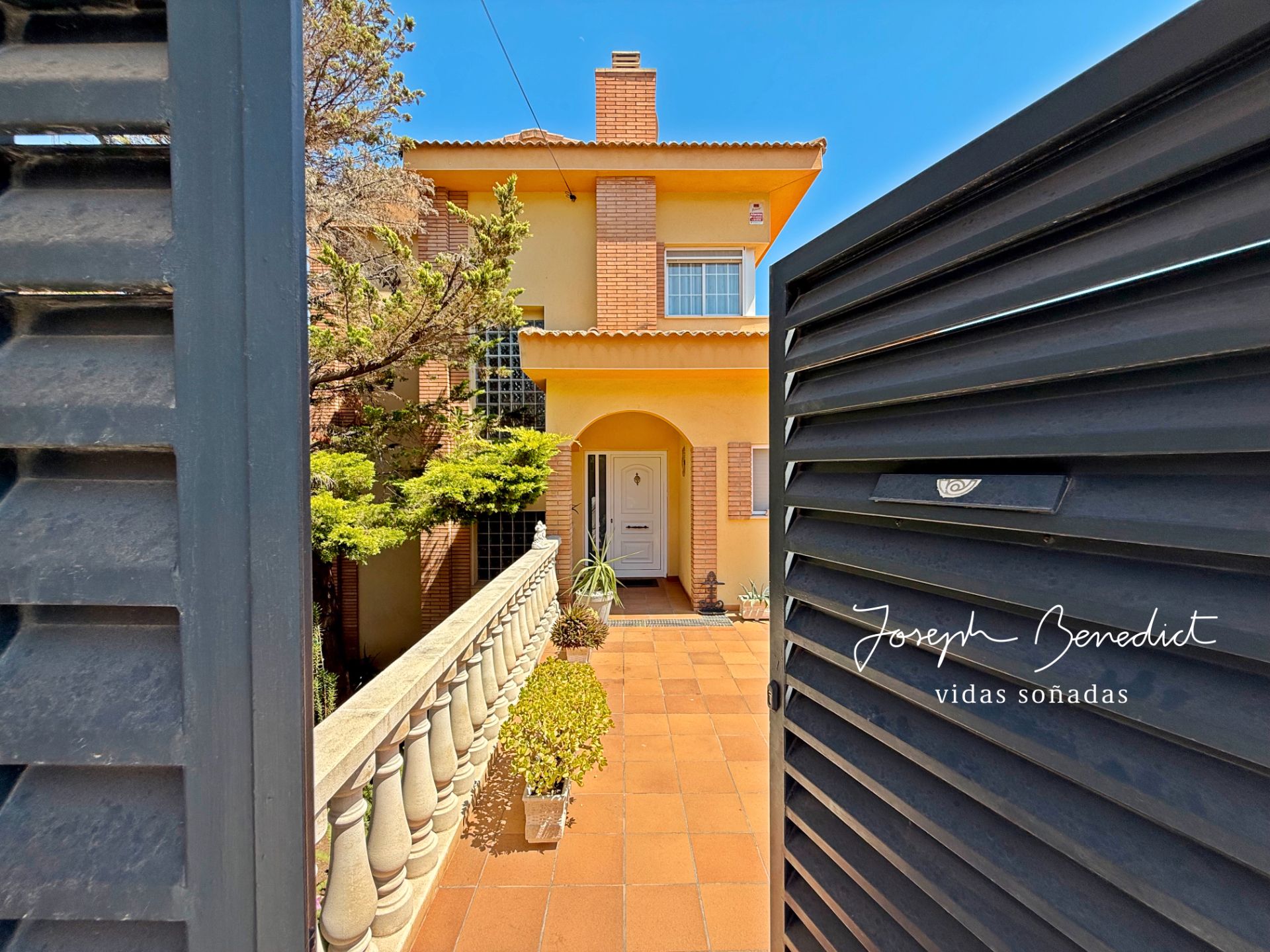 Exterior view of House or chalet for sale in Calafell  with Air Conditioner, Heating and Private garden