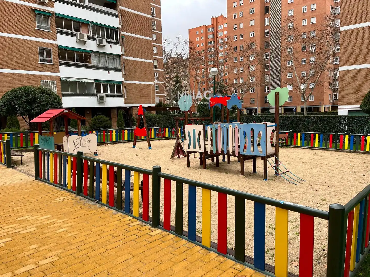 Vista exterior de Piso en venta en Madrid con Calefacción, Terraza y Piscina