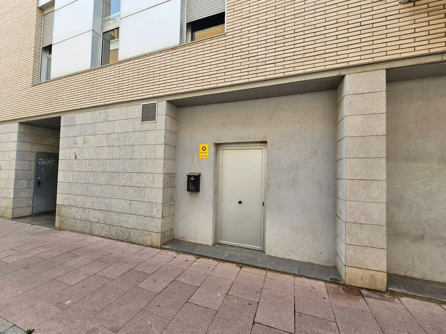 Vista exterior de Local de alquiler en Barcelona