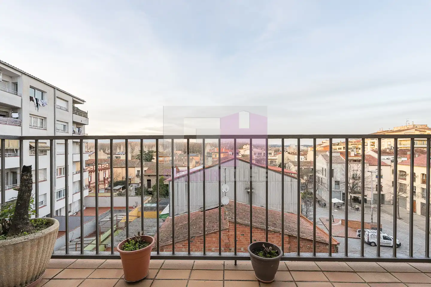 Terraza de Dúplex en venta en Salt con Calefacción, Terraza y Amueblado