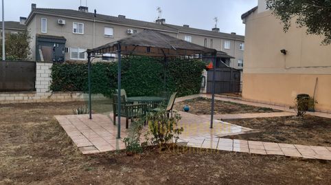 Foto 4 de Casa adosada de alquiler en Mejostilla, Cáceres Capital