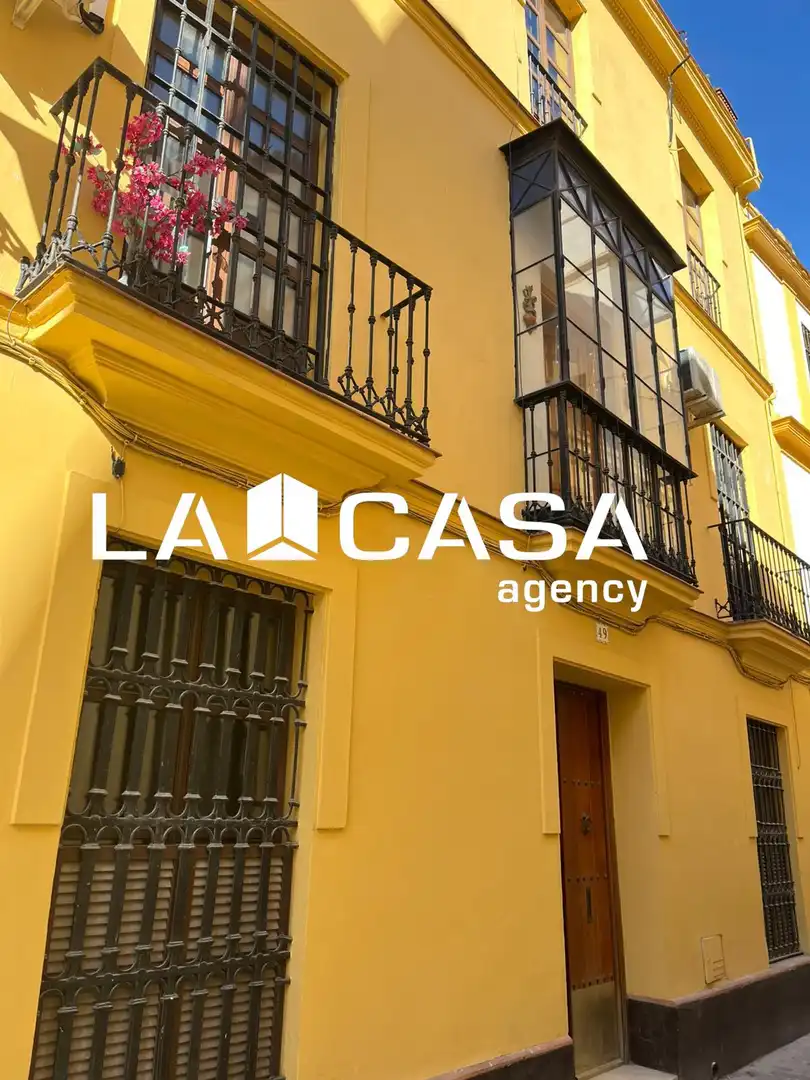 Exterior view of Flat for sale in Sevilla