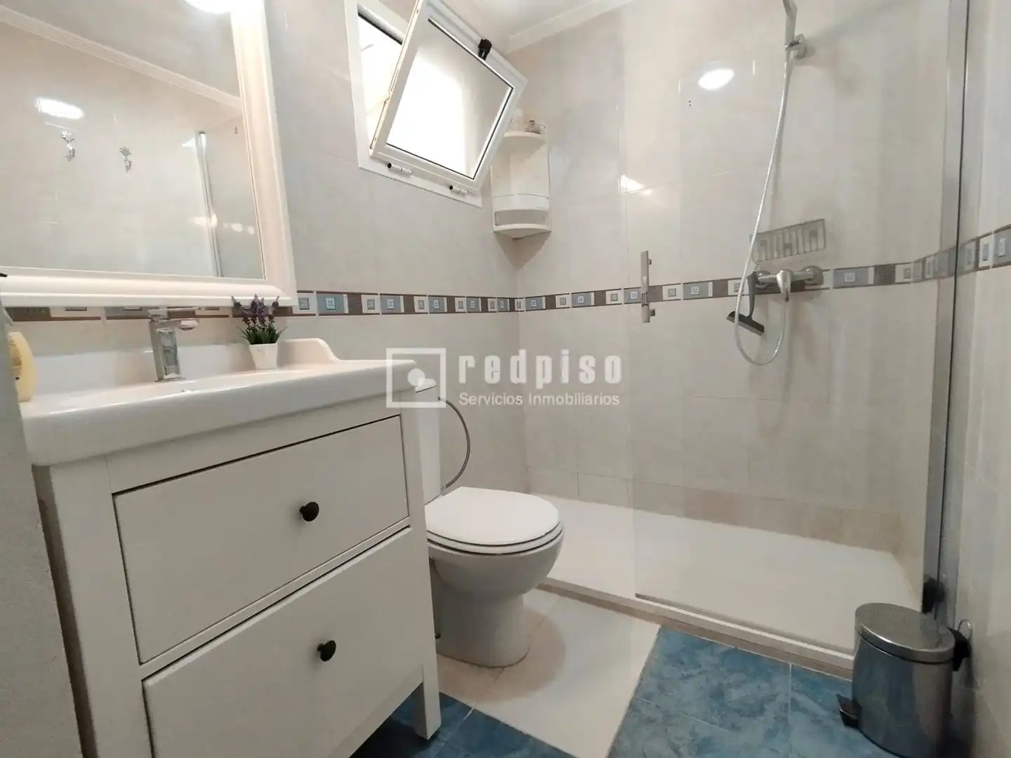 Bathroom of Flat for rent in Sevilla  with Air Conditioner, Heating and Terrace